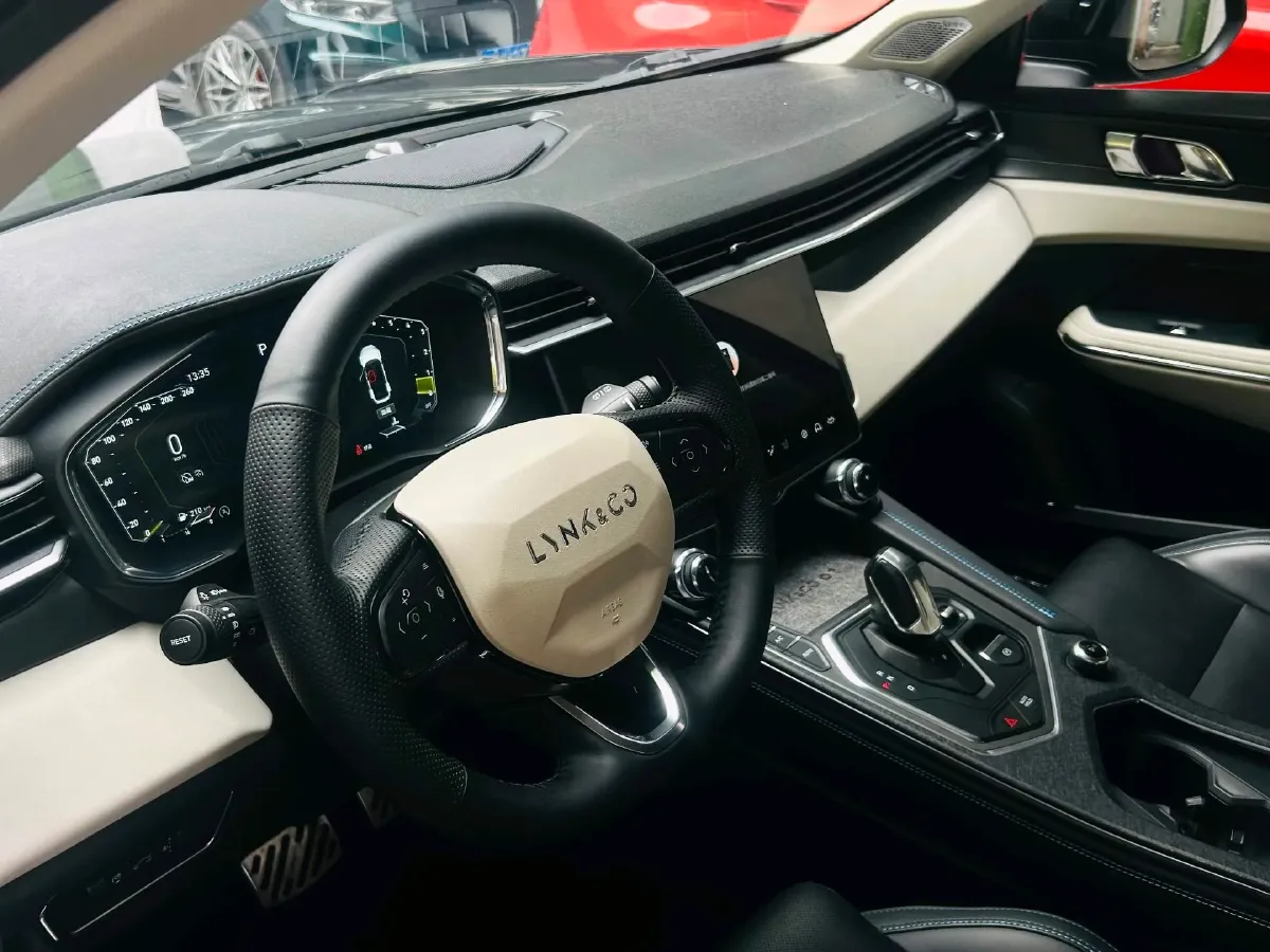 2021 LYNK&CO 01 2.0T 218HP L4 8AT,autocango,china used car exporter,china ev exporter,chinese used car exporter,chinese used ev exporter