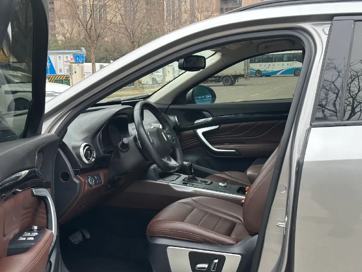 2017 WEY VV7 2.0T 234HP L4 7DCT,autocango,china used car exporter,china ev exporter,chinese used car exporter,chinese used ev exporter