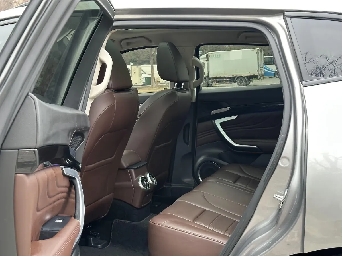 2017 WEY VV7 2.0T 234HP L4 7DCT,autocango,china used car exporter,china ev exporter,chinese used car exporter,chinese used ev exporter