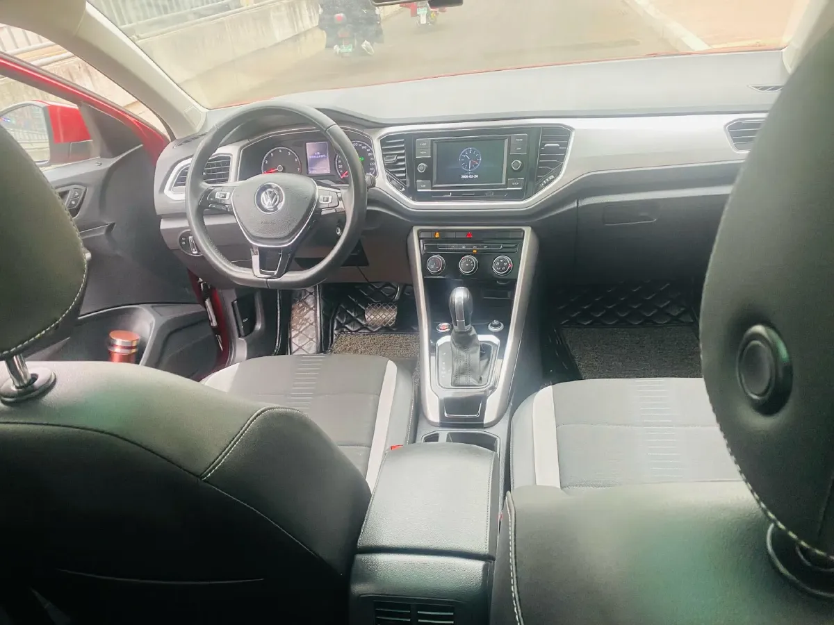 2020 Volkswagen T-Roc 1.4T 131HP L4 7DCT,autocango,china used car exporter,china ev exporter,chinese used car exporter,chinese used ev exporter