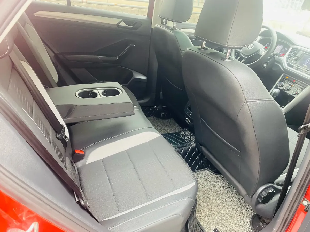 2020 Volkswagen T-Roc 1.4T 131HP L4 7DCT,autocango,china used car exporter,china ev exporter,chinese used car exporter,chinese used ev exporter