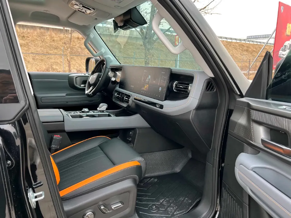 2025 Beijing BJ40 REEV REEV 188HP REEV 40.3KWH,autocango,china used car exporter,china ev exporter,chinese used car exporter,chinese used ev exporter