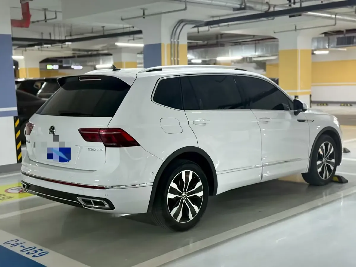 2023 Volkswagen Tiguan L 2.0T 186HP L4 7DCT,autocango,china used car exporter,china ev exporter,chinese used car exporter,chinese used ev exporter
