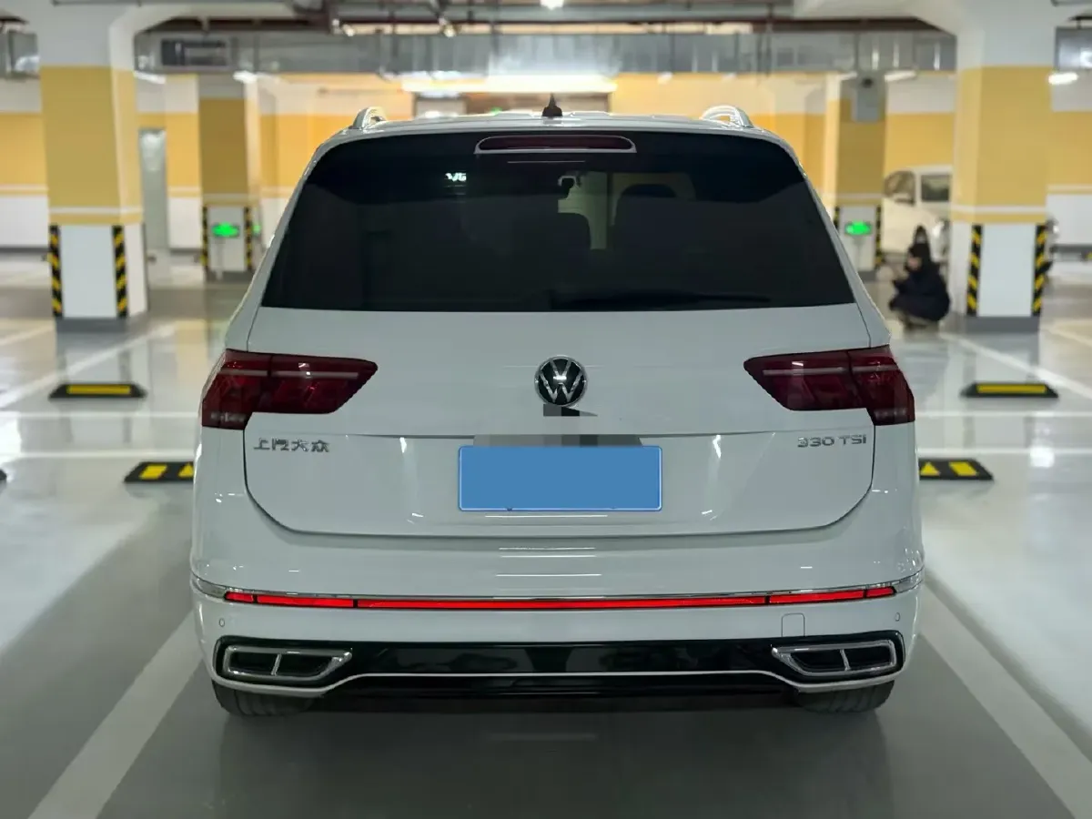 2023 Volkswagen Tiguan L 2.0T 186HP L4 7DCT,autocango,china used car exporter,china ev exporter,chinese used car exporter,chinese used ev exporter