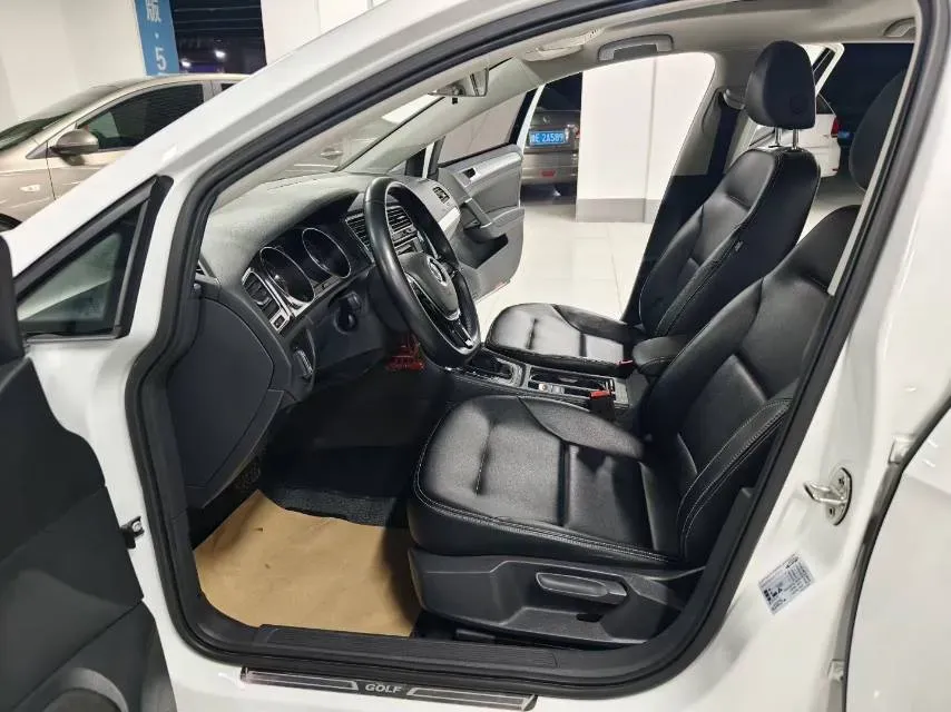 2018 Volkswagen Golf 1.6L 110HP L4 6AT,autocango,china used car exporter,china ev exporter,chinese used car exporter,chinese used ev exporter