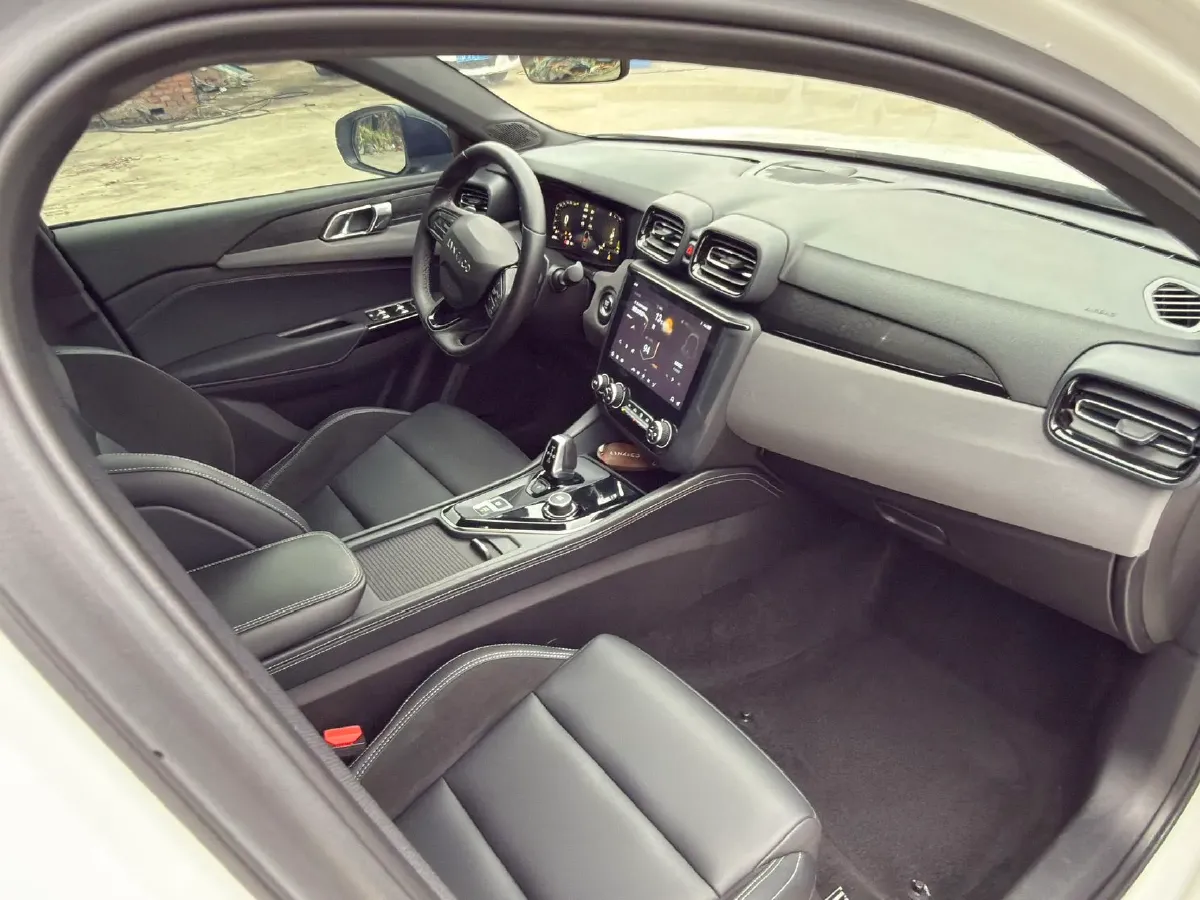 2022 LYNK&CO 03 1.5T 180HP L3 7DCT,autocango,china used car exporter,china ev exporter,chinese used car exporter,chinese used ev exporter