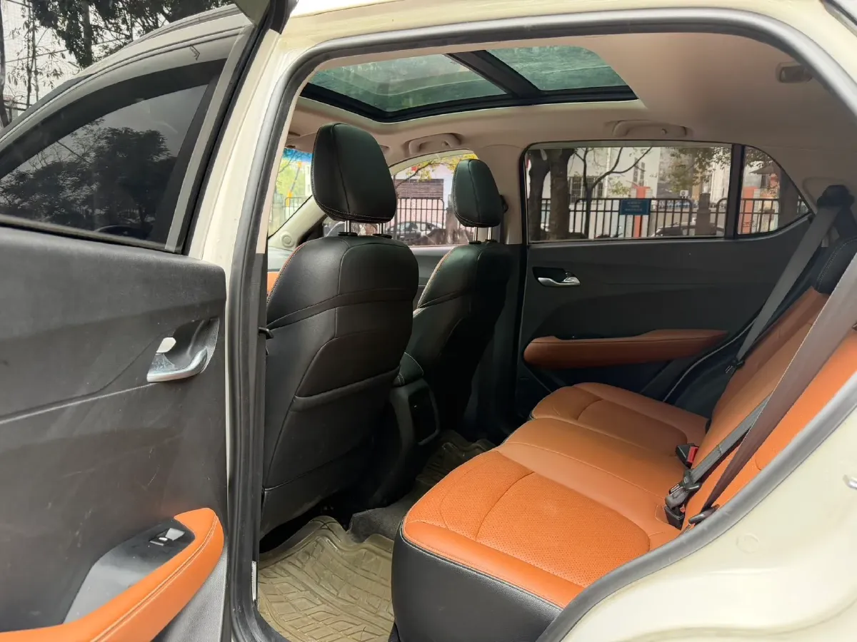 2017 HaiMa S5 Young Edition 1.6L 122HP L4 5MT,autocango,china used car exporter,china ev exporter,chinese used car exporter,chinese used ev exporter