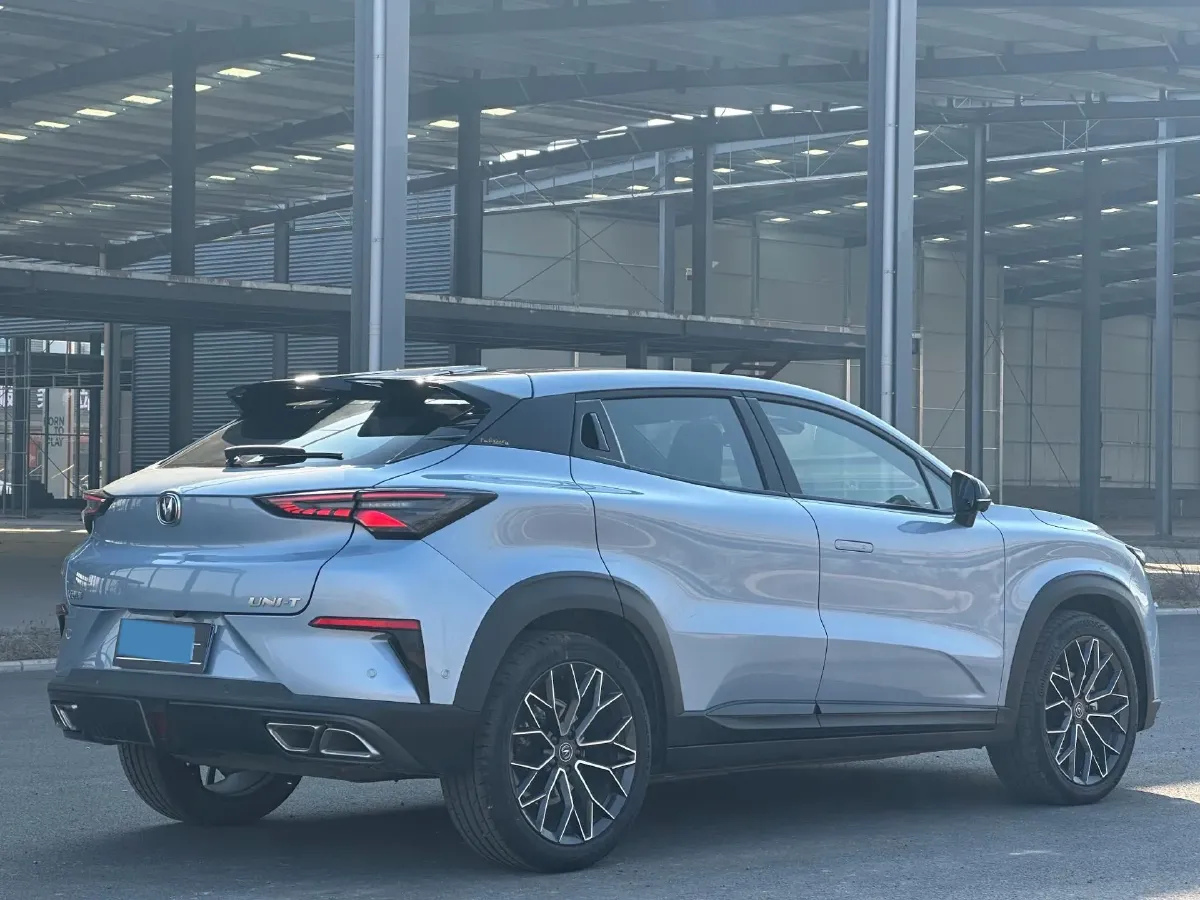 2022 ChangAn UNI-T 1.5T 188HP L4 7DCT,autocango,china used car exporter,china ev exporter,chinese used car exporter,chinese used ev exporter