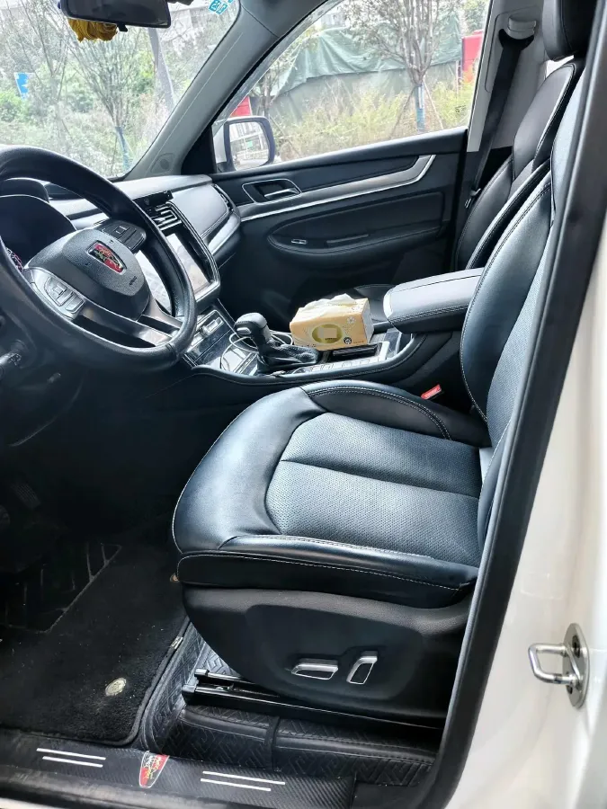 2019 Roewe RX8 2.0T 222HP L4 6AT,autocango,china used car exporter,china ev exporter,chinese used car exporter,chinese used ev exporter