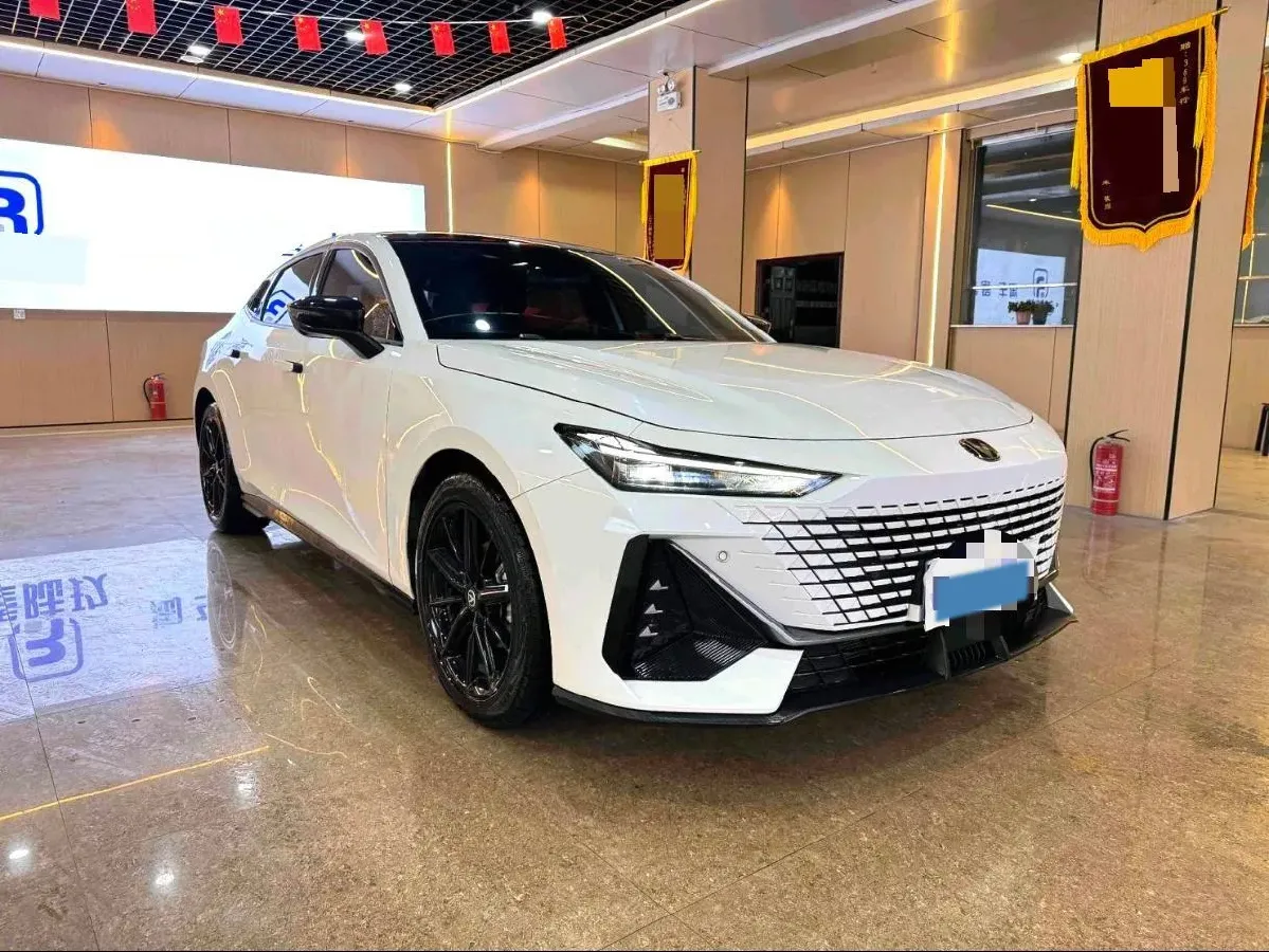 2022 ChangAn UNI-V 1.5T 188HP L4 7DCT,autocango,china used car exporter,china ev exporter,chinese used car exporter,chinese used ev exporter