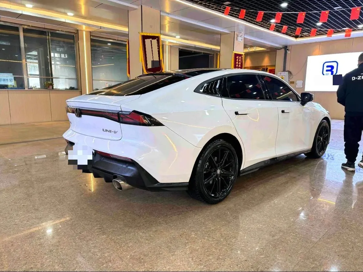 2022 ChangAn UNI-V 1.5T 188HP L4 7DCT,autocango,china used car exporter,china ev exporter,chinese used car exporter,chinese used ev exporter