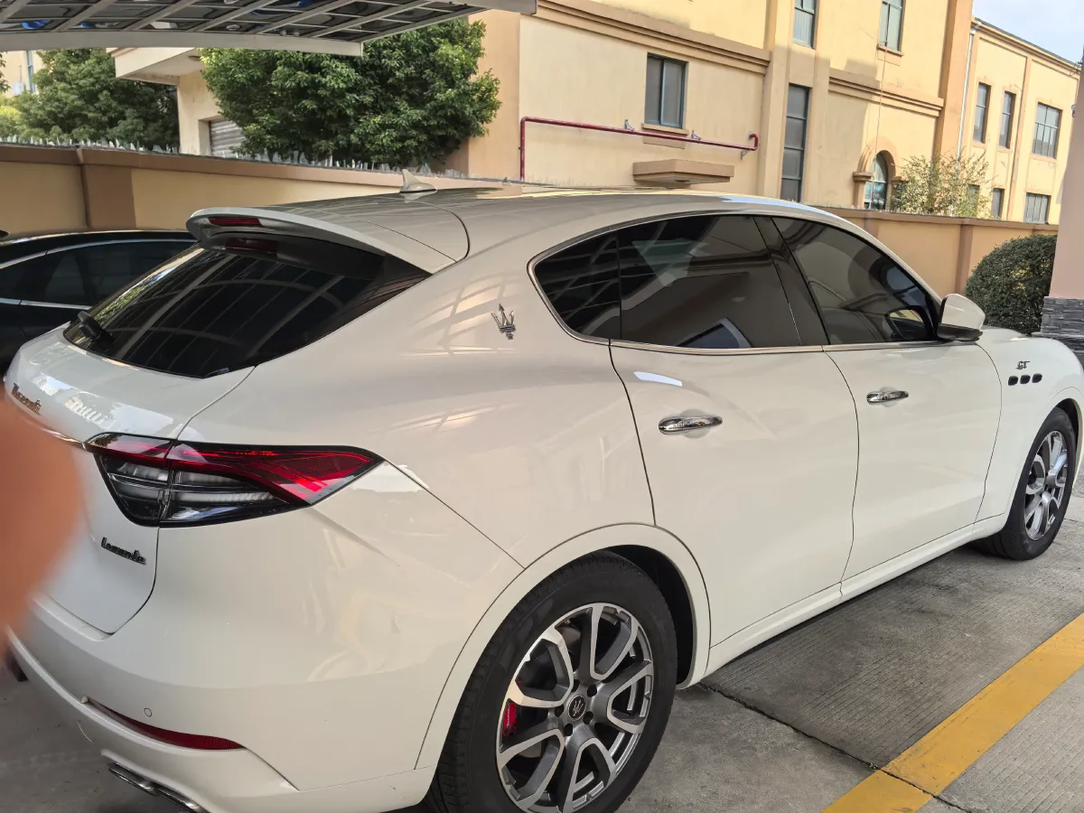 2022 Maserati Levante 2.0T 330HP L4 8AT,autocango,china used car exporter,china ev exporter,chinese used car exporter,chinese used ev exporter