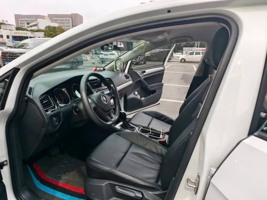 2018 Volkswagen Golf 1.6L 110HP L4 6AT,autocango,china used car exporter,china ev exporter,chinese used car exporter,chinese used ev exporter