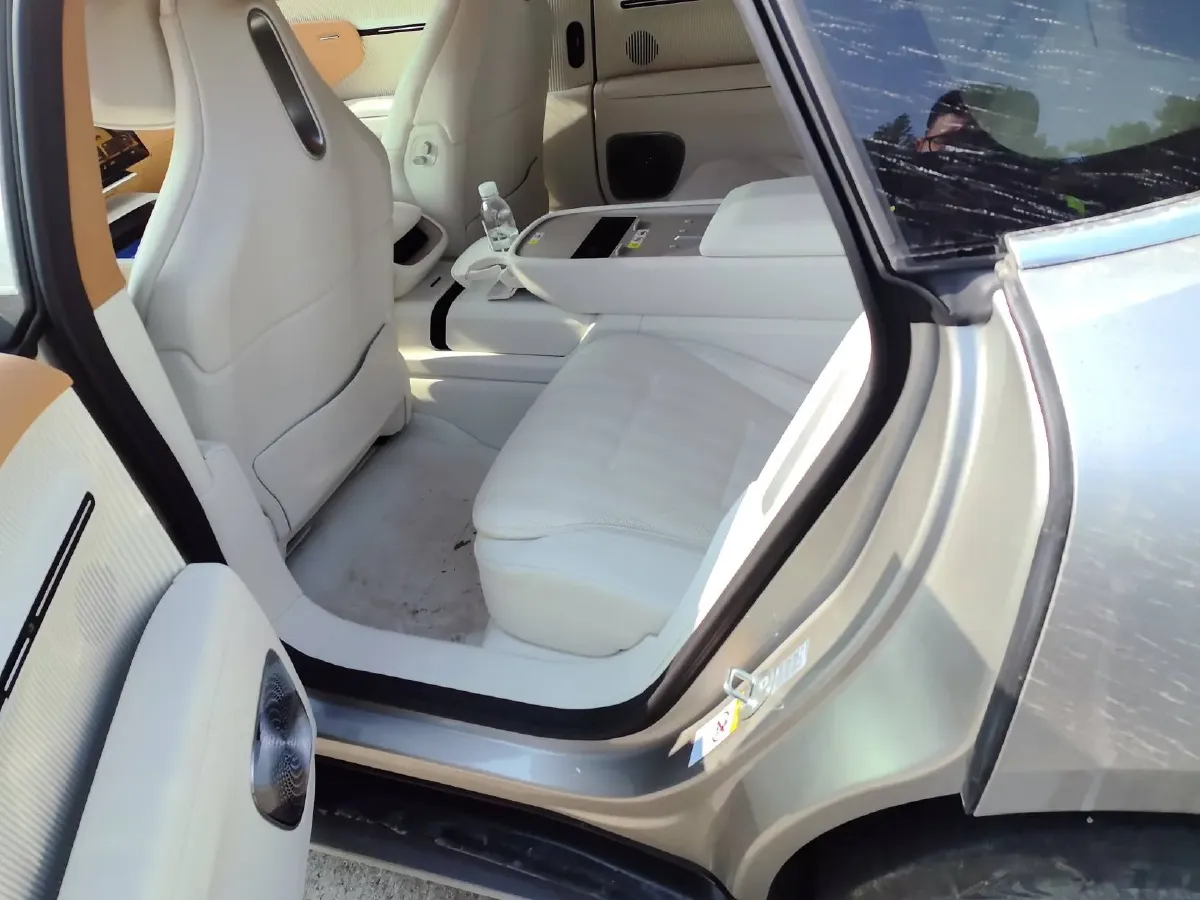 2025 Avatr 12 BEV,autocango,china used car exporter,china ev exporter,chinese used car exporter,chinese used ev exporter