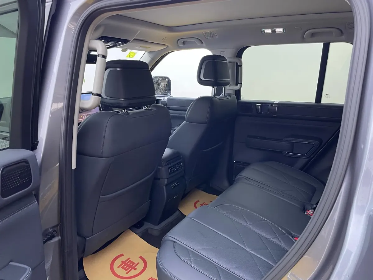 2025 FangChengBao Bao 5 1.5T 194HP L4 E-CVT PHEV 31.8KWH,autocango,china used car exporter,china ev exporter,chinese used car exporter,chinese used ev exporter