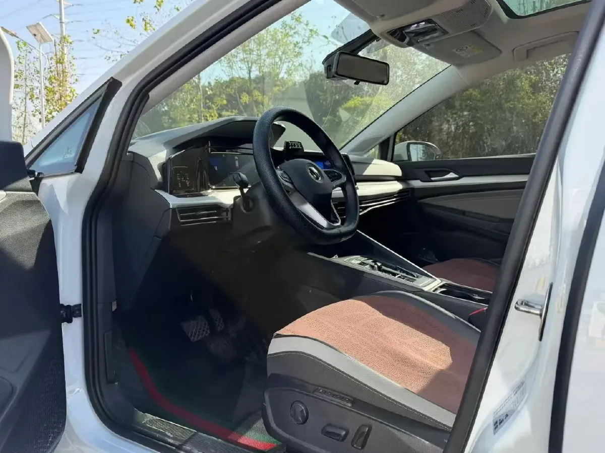 2023 Volkswagen Golf 1.4T 150HP L4 7DCT,autocango,china used car exporter,china ev exporter,chinese used car exporter,chinese used ev exporter