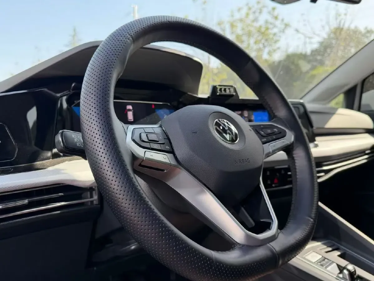 2023 Volkswagen Golf 1.4T 150HP L4 7DCT,autocango,china used car exporter,china ev exporter,chinese used car exporter,chinese used ev exporter