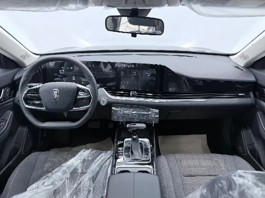 2025 Bestune B70 1.5T 169HP L4 7DCT,autocango,china used car exporter,china ev exporter,chinese used car exporter,chinese used ev exporter