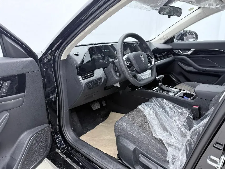 2025 Bestune B70 1.5T 169HP L4 7DCT,autocango,china used car exporter,china ev exporter,chinese used car exporter,chinese used ev exporter