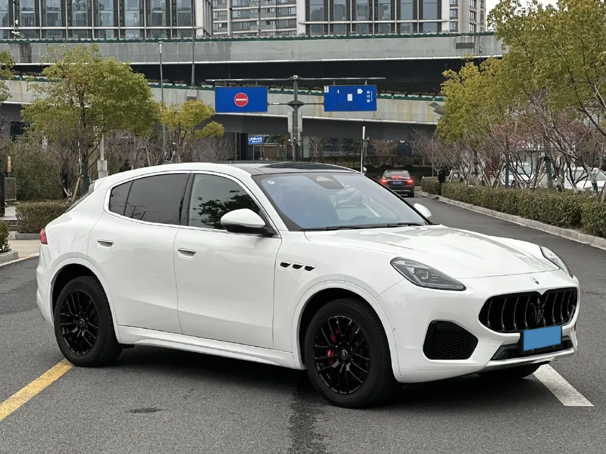 2022 Maserati Levante 2.0T 330HP L4 8AT,autocango,china used car exporter,china ev exporter,chinese used car exporter,chinese used ev exporter