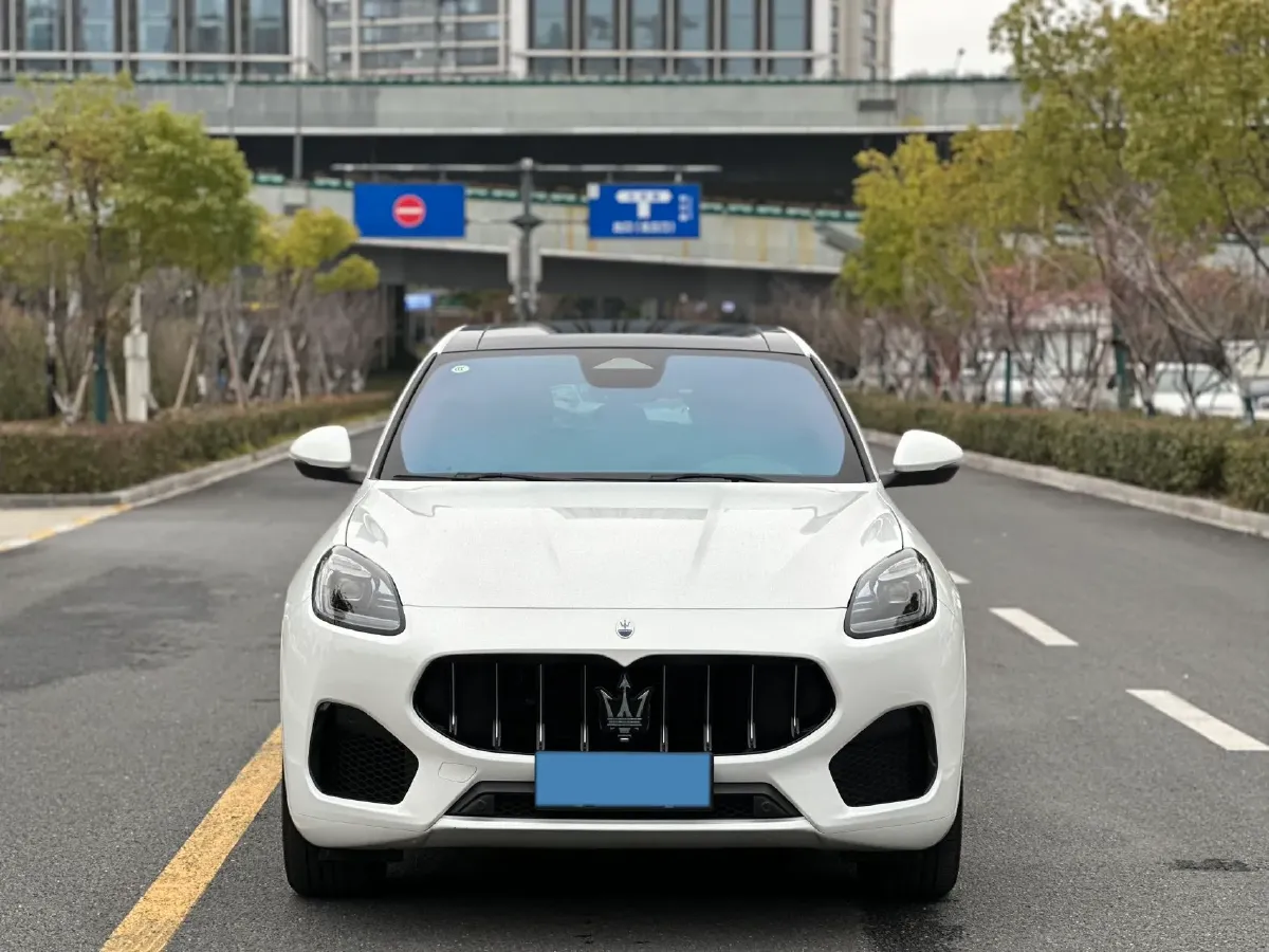 2022 Maserati Levante 2.0T 330HP L4 8AT,autocango,china used car exporter,china ev exporter,chinese used car exporter,chinese used ev exporter