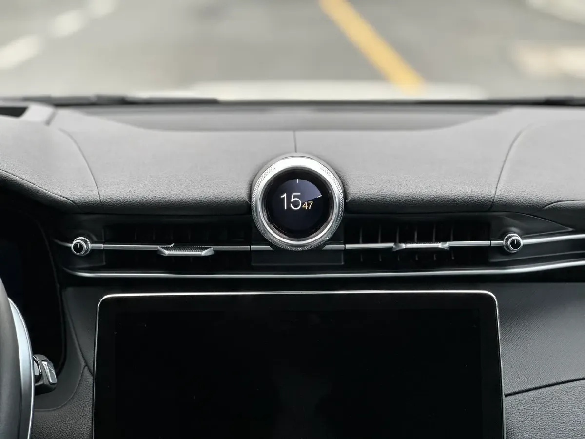 2022 Maserati Levante 2.0T 330HP L4 8AT,autocango,china used car exporter,china ev exporter,chinese used car exporter,chinese used ev exporter