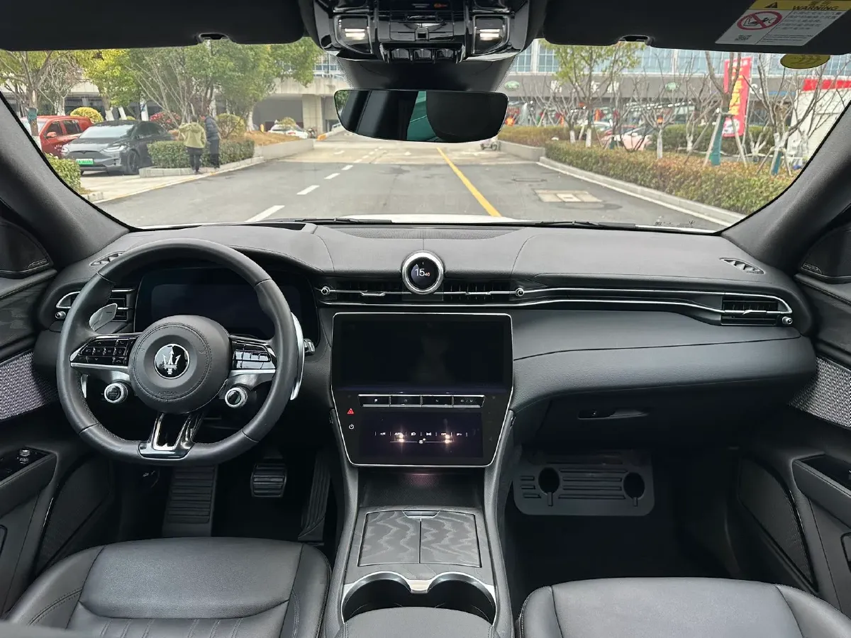 2022 Maserati Levante 2.0T 330HP L4 8AT,autocango,china used car exporter,china ev exporter,chinese used car exporter,chinese used ev exporter