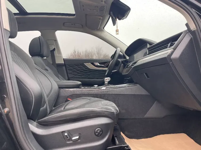 2022 HongQi HS5 2.0T 224HP L4 6AT,autocango,china used car exporter,china ev exporter,chinese used car exporter,chinese used ev exporter