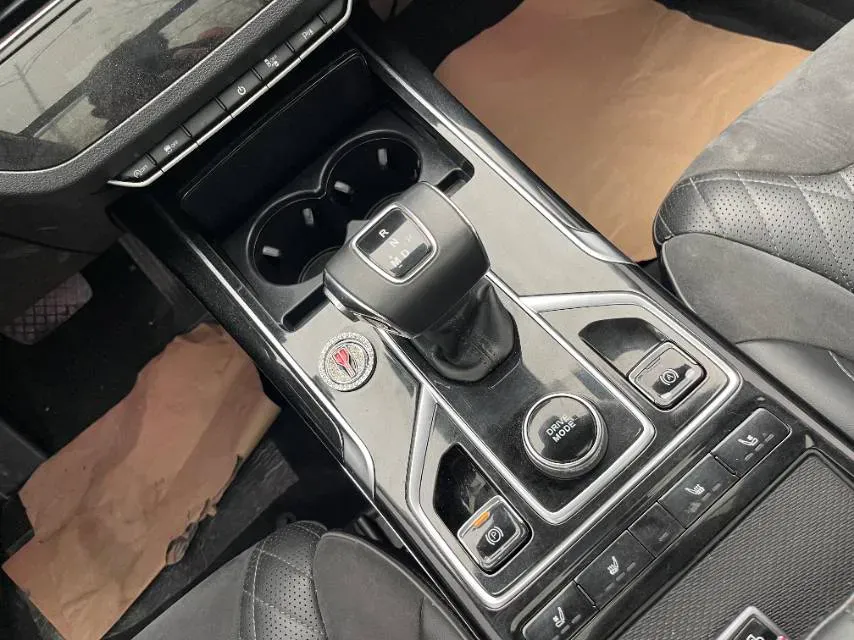 2022 HongQi HS5 2.0T 224HP L4 6AT,autocango,china used car exporter,china ev exporter,chinese used car exporter,chinese used ev exporter