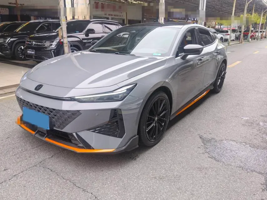 2024 ChangAn UNI-V 1.5T 188HP L4 7DCT,autocango,china used car exporter,china ev exporter,chinese used car exporter,chinese used ev exporter