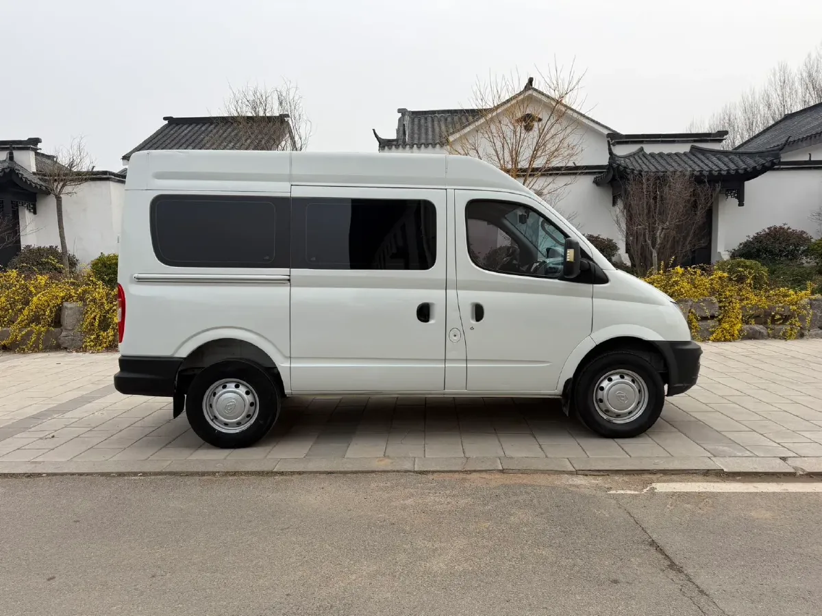 2019 MAXUS XinTu V80 2.5T 136HP L4 6MT,autocango,china used car exporter,china ev exporter,chinese used car exporter,chinese used ev exporter