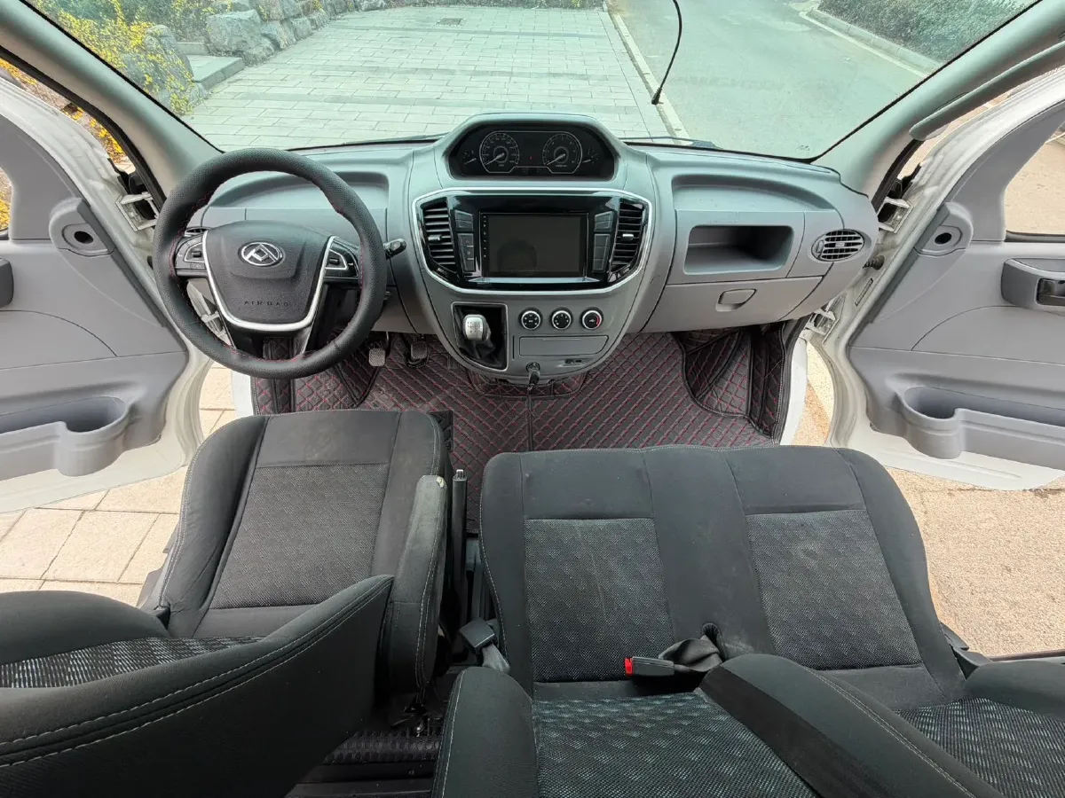 2019 MAXUS XinTu V80 2.5T 136HP L4 6MT,autocango,china used car exporter,china ev exporter,chinese used car exporter,chinese used ev exporter