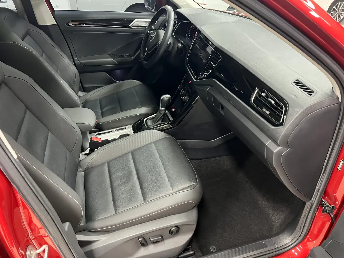 2022 Volkswagen T-Roc 1.4T 150HP L4 7DCT,autocango,china used car exporter,china ev exporter,chinese used car exporter,chinese used ev exporter