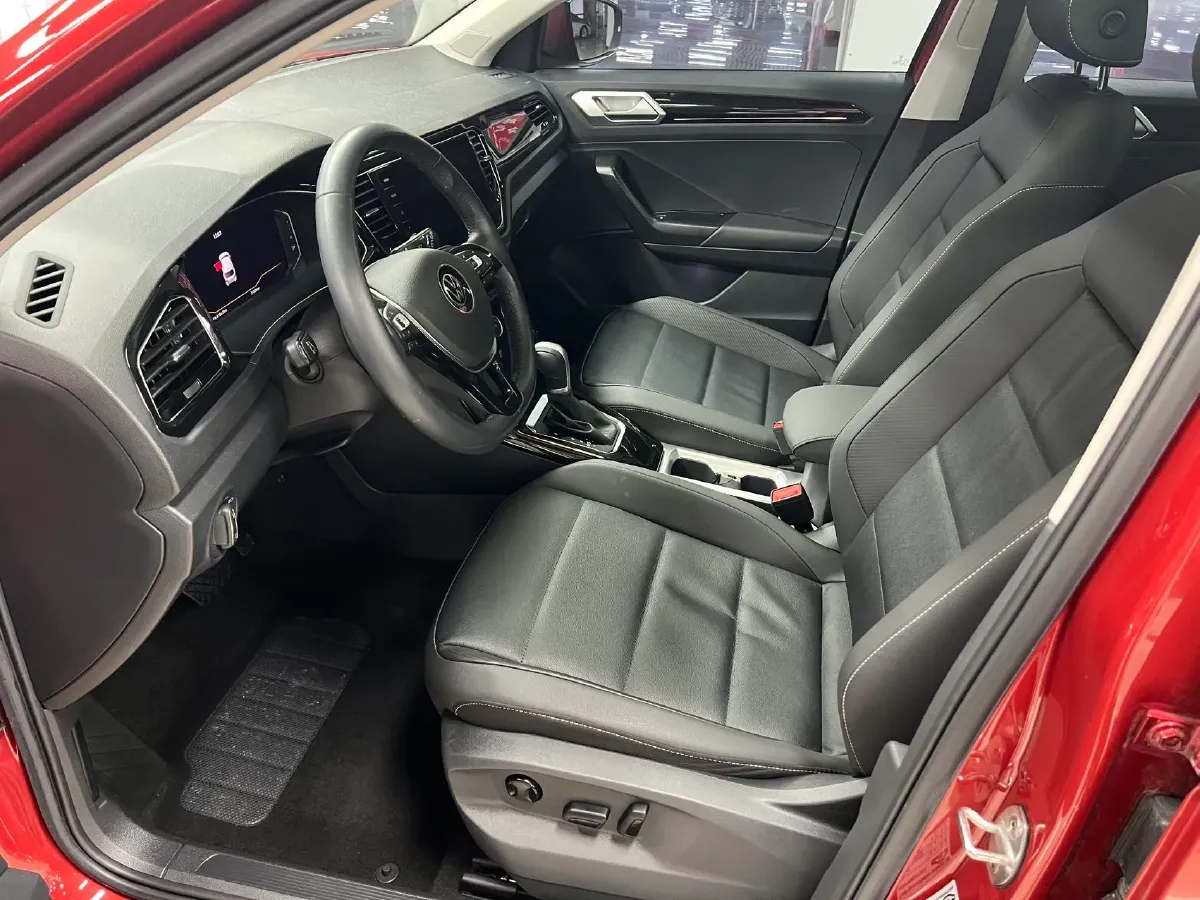 2022 Volkswagen T-Roc 1.4T 150HP L4 7DCT,autocango,china used car exporter,china ev exporter,chinese used car exporter,chinese used ev exporter