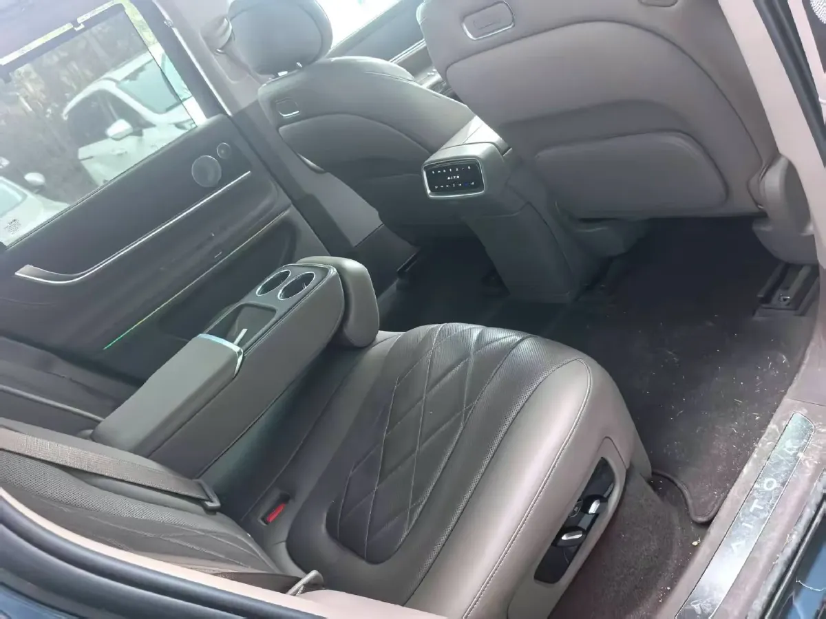 2024 HIMA AITO M9 1.5T 152HP L4 REEV 52KWH,autocango,china used car exporter,china ev exporter,chinese used car exporter,chinese used ev exporter