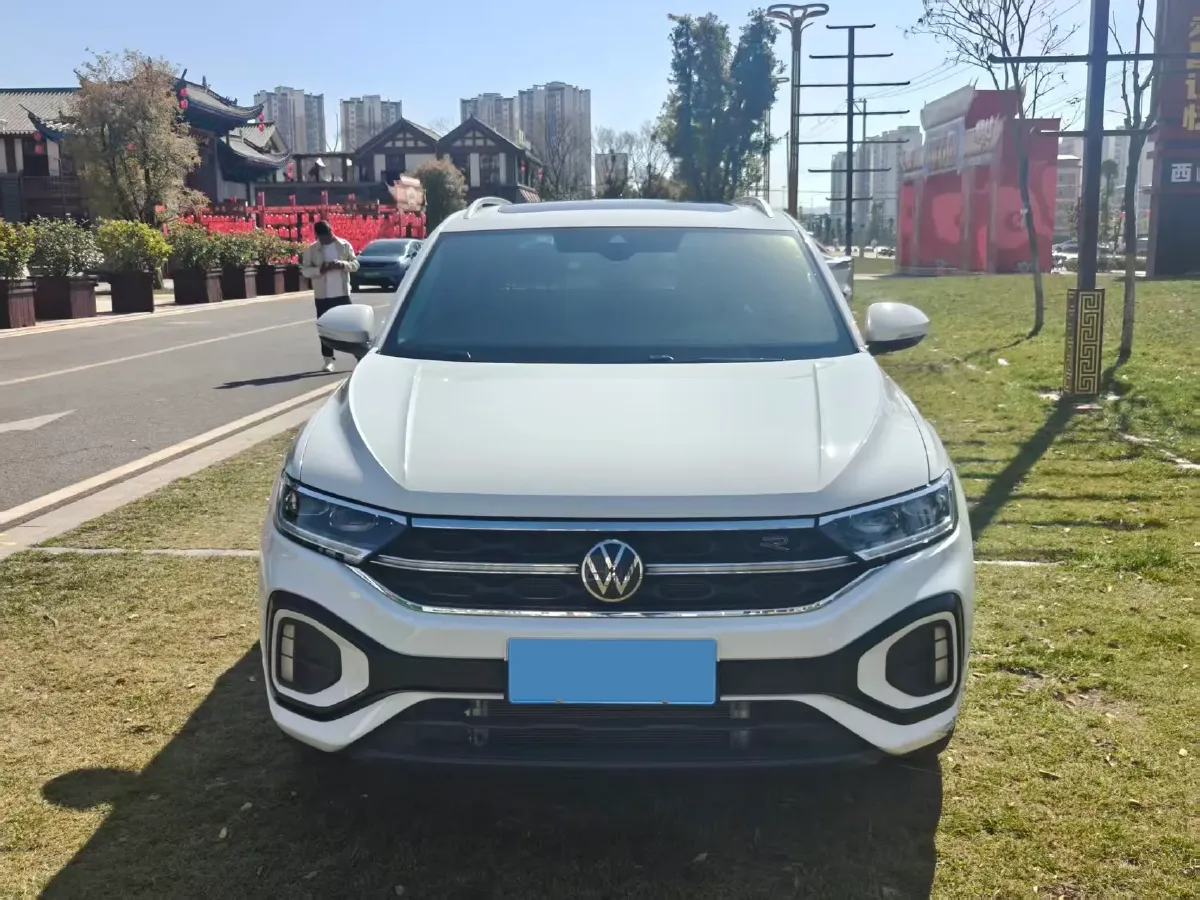 2024 Volkswagen T-Roc 1.5T 160HP L4 7DCT,autocango,china used car exporter,china ev exporter,chinese used car exporter,chinese used ev exporter