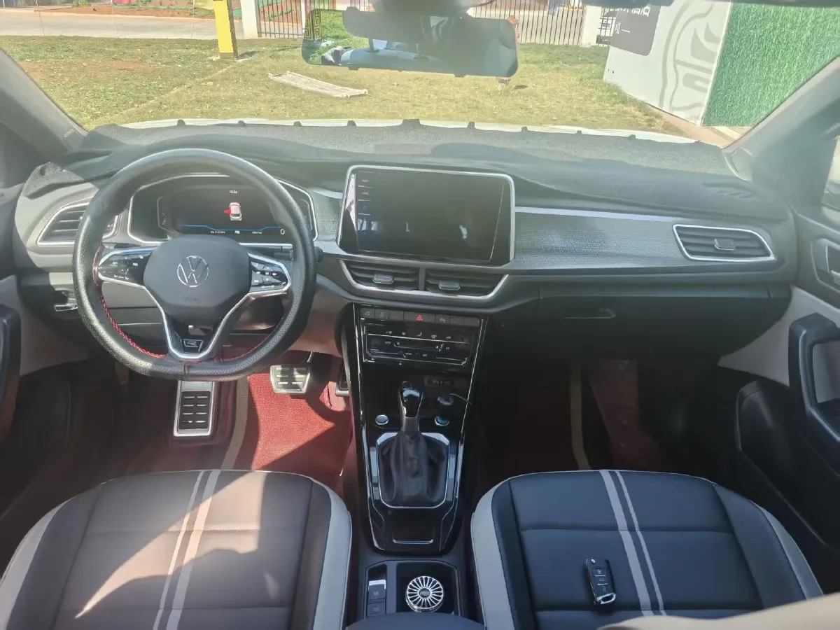 2024 Volkswagen T-Roc 1.5T 160HP L4 7DCT,autocango,china used car exporter,china ev exporter,chinese used car exporter,chinese used ev exporter