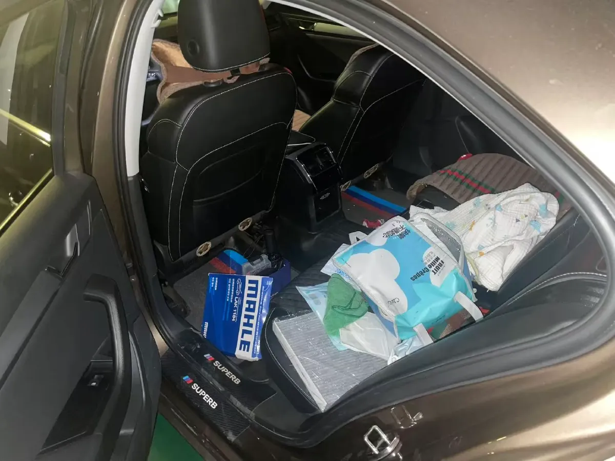 2018 Skoda Superb 1.8T 180HP L4 7DCT,autocango,china used car exporter,china ev exporter,chinese used car exporter,chinese used ev exporter