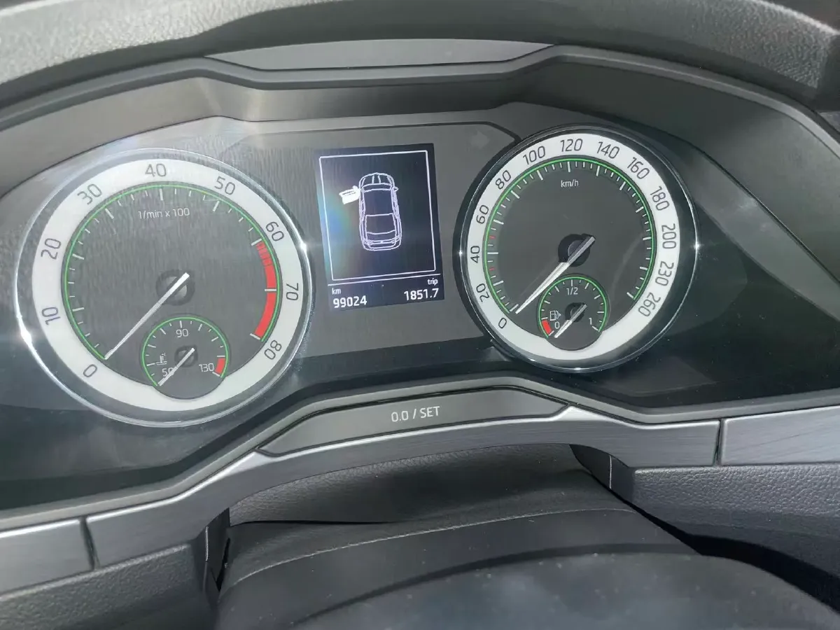 2018 Skoda Superb 1.8T 180HP L4 7DCT,autocango,china used car exporter,china ev exporter,chinese used car exporter,chinese used ev exporter