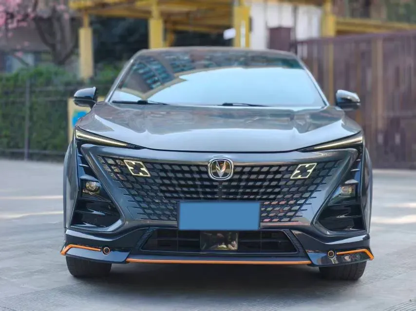 2022 ChangAn UNI-T 1.5T 188HP L4 7DCT,autocango,china used car exporter,china ev exporter,chinese used car exporter,chinese used ev exporter