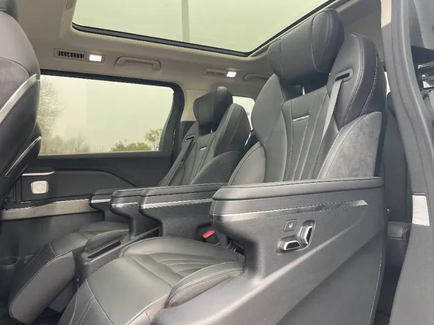 2024 HongQi HQ9 2.0T 163HP L4 1DHT PHEV 20.14KWH,autocango,china used car exporter,china ev exporter,chinese used car exporter,chinese used ev exporter