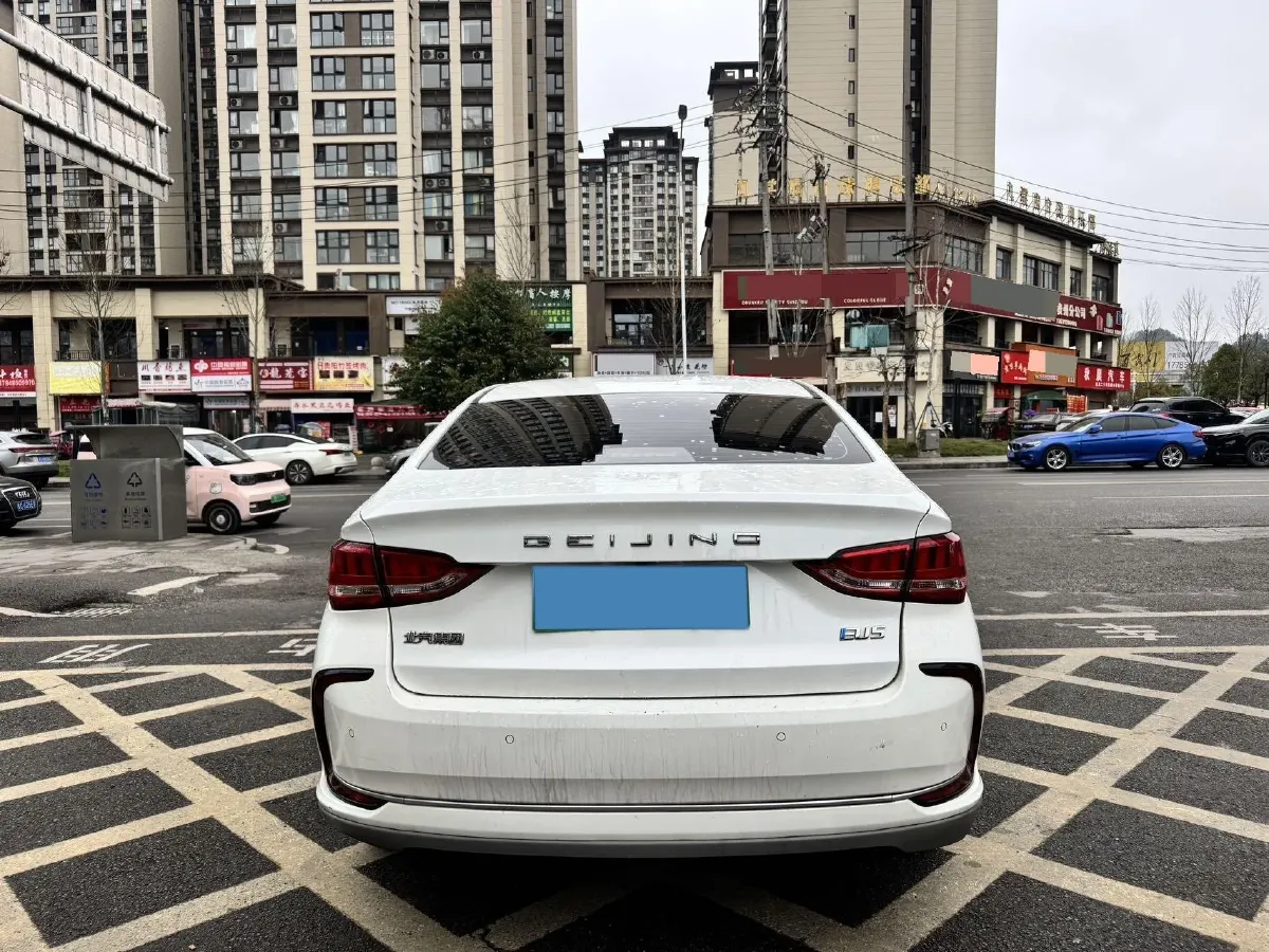 2022 Bestune B70 2.0T 224HP L4 6AT,autocango,china used car exporter,china ev exporter,chinese used car exporter,chinese used ev exporter