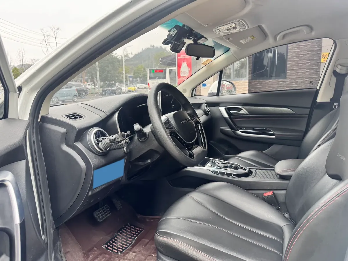 2022 Bestune B70 2.0T 224HP L4 6AT,autocango,china used car exporter,china ev exporter,chinese used car exporter,chinese used ev exporter