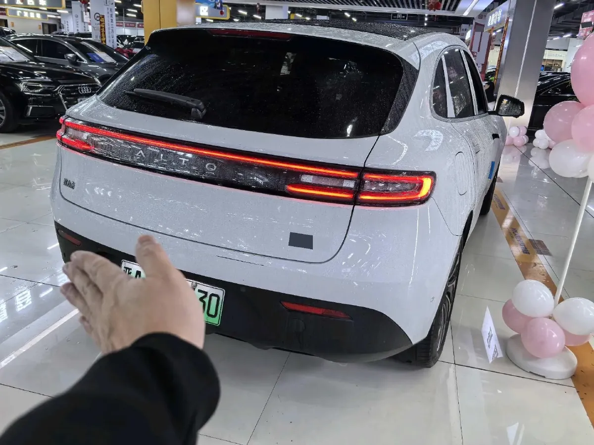 2022 AITO AITO M5 Range Extended 125HP REEV 40KWH,autocango,china used car exporter,china ev exporter,chinese used car exporter,chinese used ev exporter