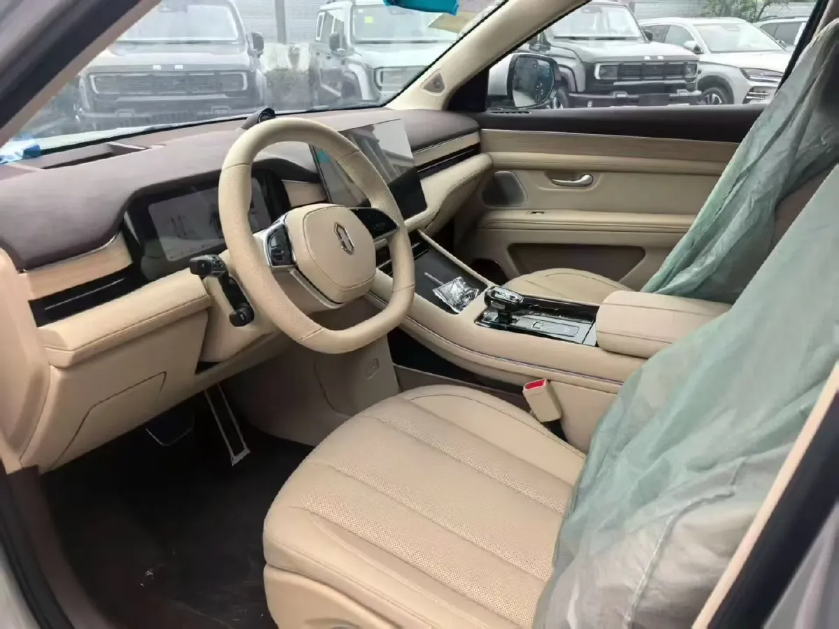 2024 AITO AITO M7 1.5T 152HP L4 REEV 42KWH,autocango,china used car exporter,china ev exporter,chinese used car exporter,chinese used ev exporter