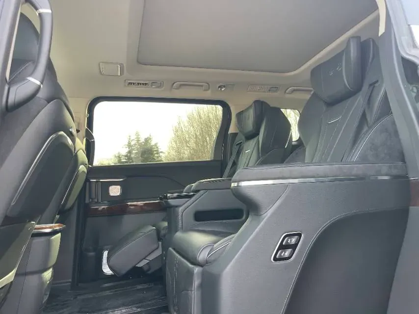 2024 HongQi HQ9 2.0T 163HP L4 1DHT PHEV 20.14KWH,autocango,china used car exporter,china ev exporter,chinese used car exporter,chinese used ev exporter