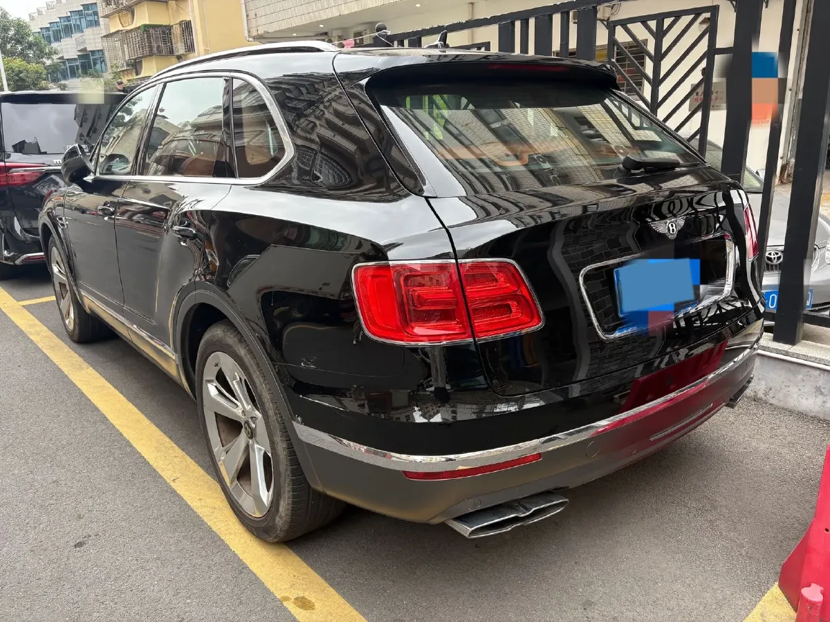 2017 Bentley Bentayga 6.0T 608HP W12 8AT,autocango,china used car exporter,china ev exporter,chinese used car exporter,chinese used ev exporter