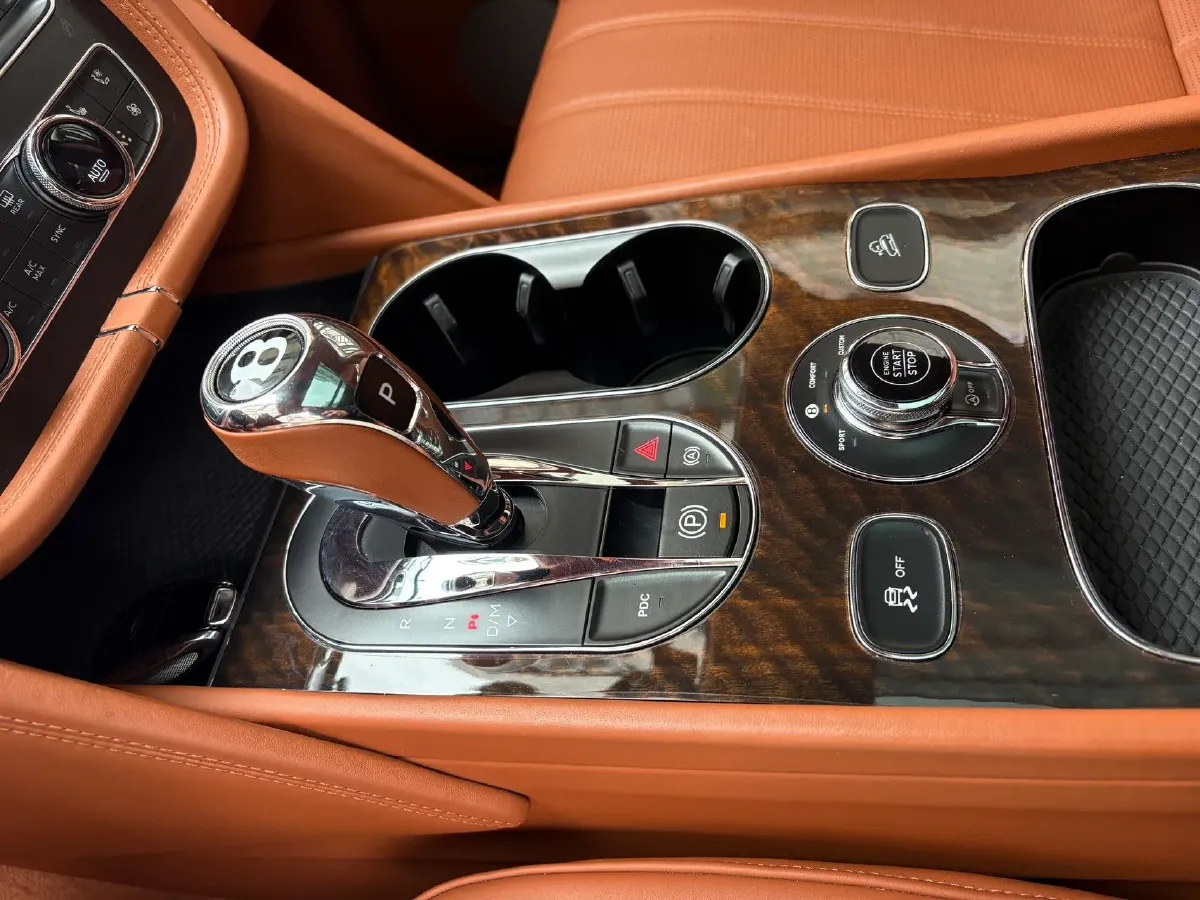 2017 Bentley Bentayga 6.0T 608HP W12 8AT,autocango,china used car exporter,china ev exporter,chinese used car exporter,chinese used ev exporter