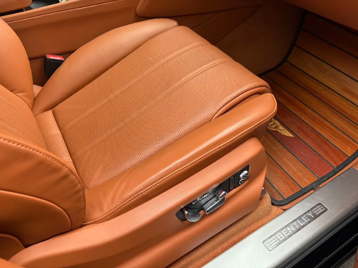 2017 Bentley Bentayga 6.0T 608HP W12 8AT,autocango,china used car exporter,china ev exporter,chinese used car exporter,chinese used ev exporter