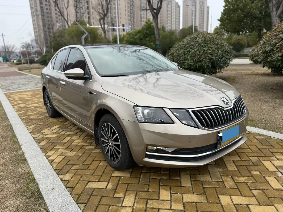 2019 Skoda Octavia 1.5L 116HP L4 6AT,autocango,china used car exporter,china ev exporter,chinese used car exporter,chinese used ev exporter